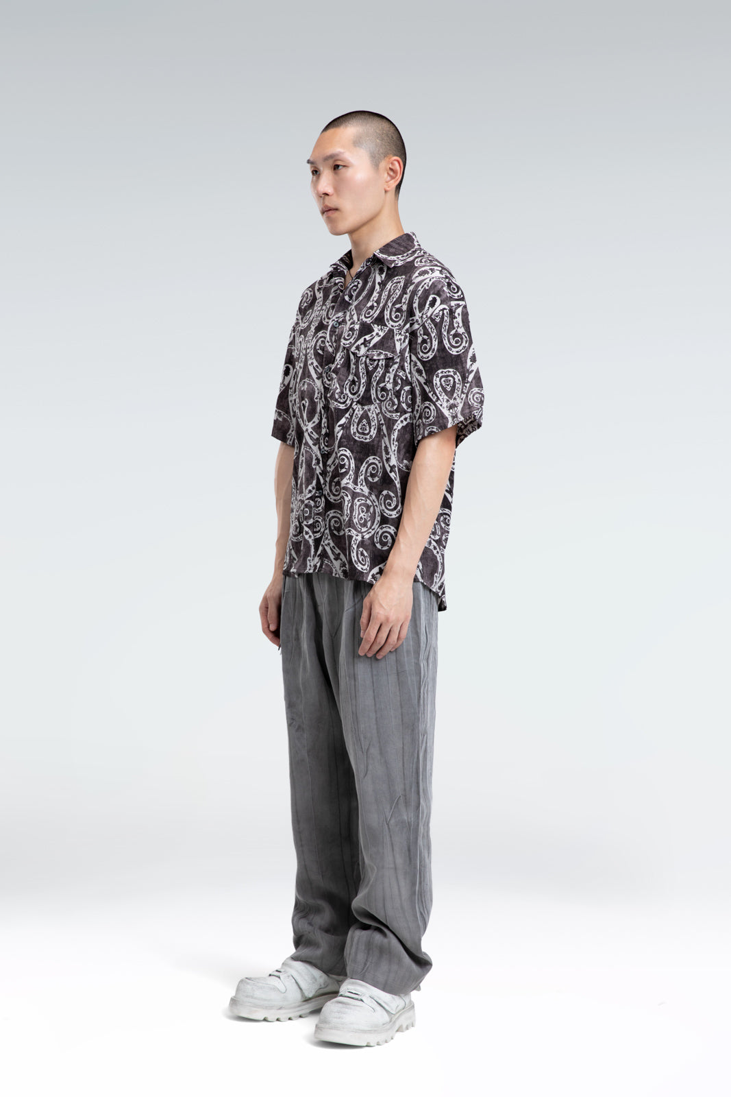 relaxed fit flowy graphic suit