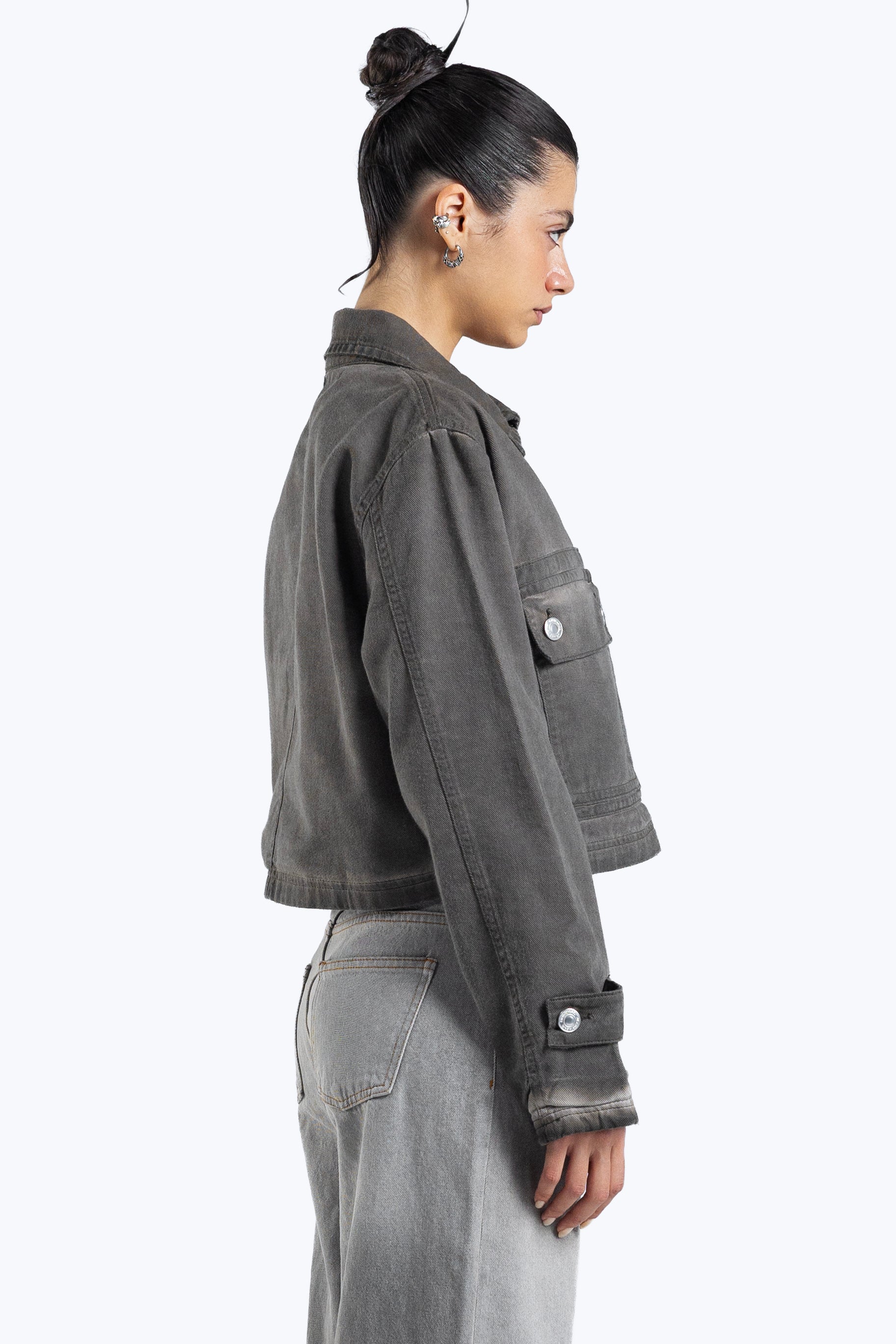 cropped fit denim jacket