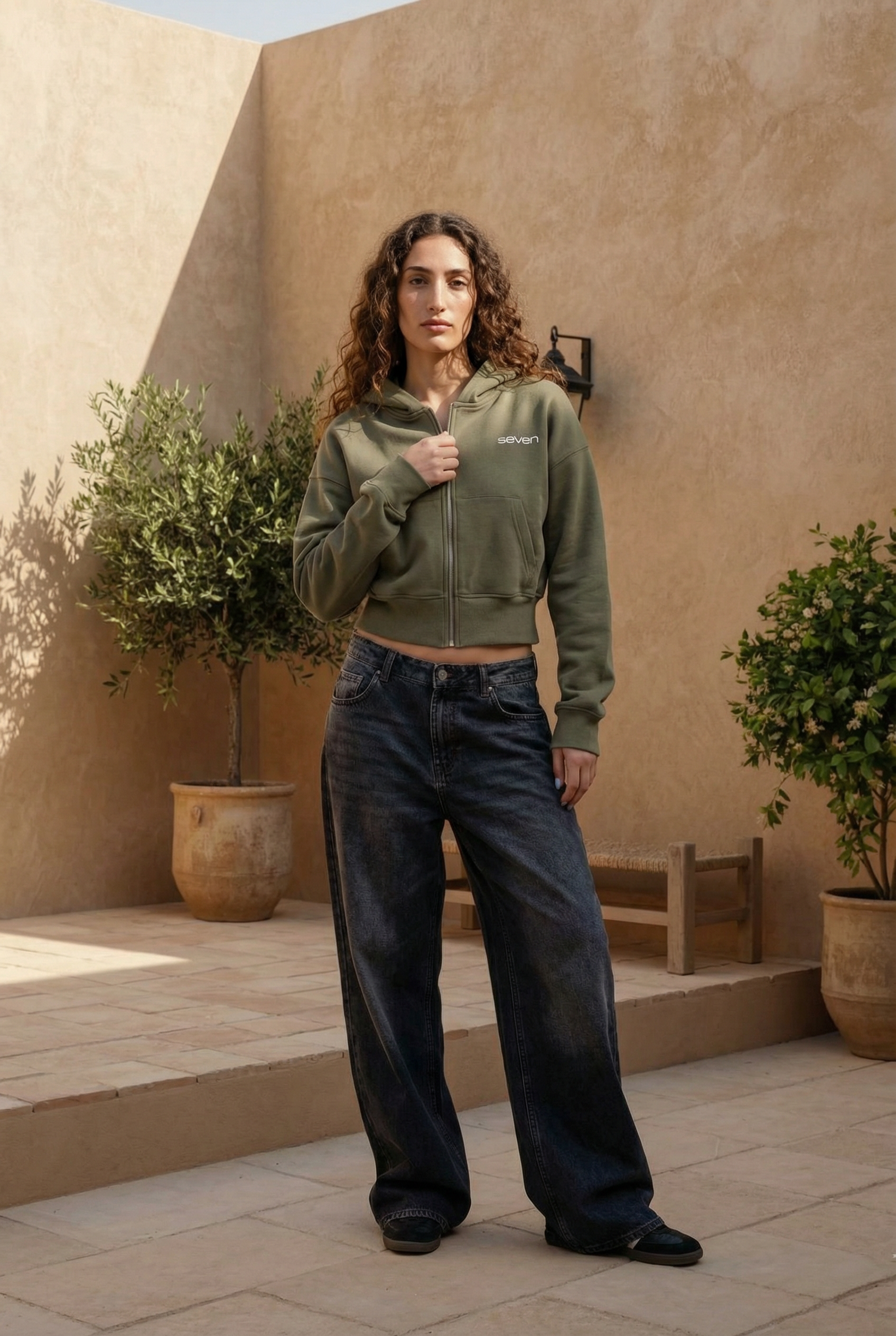 Cropped zipper sweatshirt